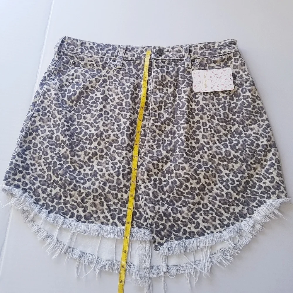 🌸 NEW Free People | Bailey Leopard‎ Print Denim Skirt 29